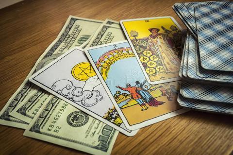 Гадание на картах Таро online в Москве мск